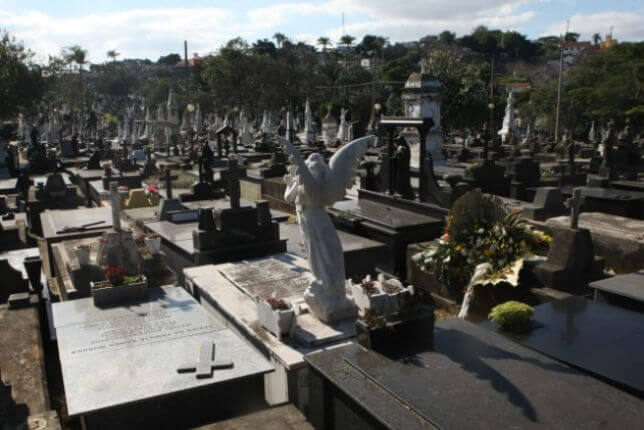 Paisagismo em torno de jazigo